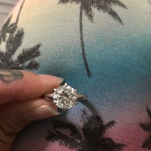 Sterling silver 2 ct cz ring